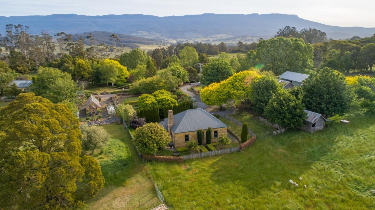 Blackwood Park Cottages Mole Creek ภายนอก รูปภาพ