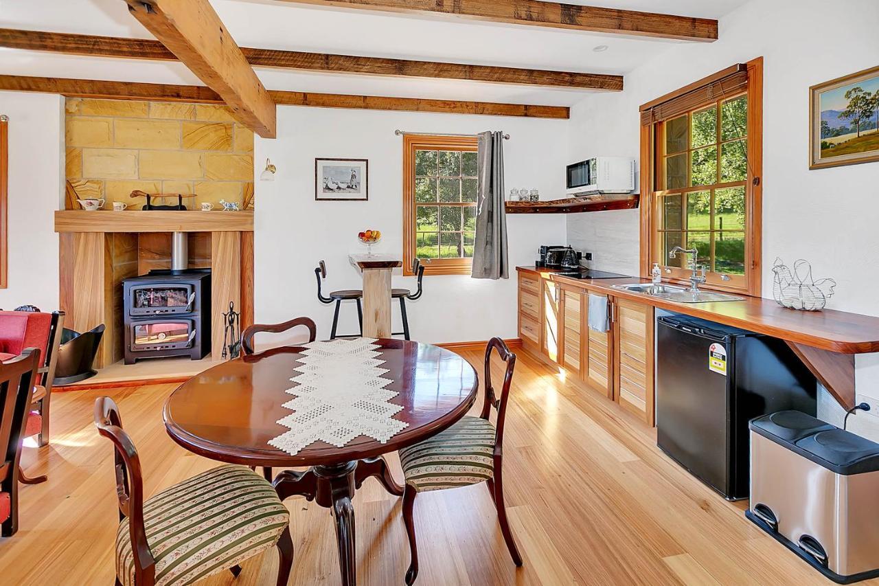 Blackwood Park Cottages Mole Creek ภายนอก รูปภาพ