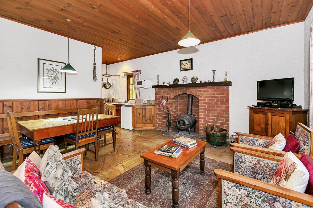 Blackwood Park Cottages Mole Creek ภายนอก รูปภาพ