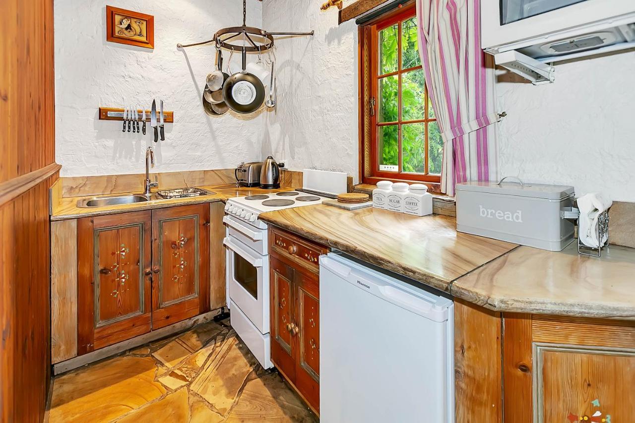 Blackwood Park Cottages Mole Creek ภายนอก รูปภาพ